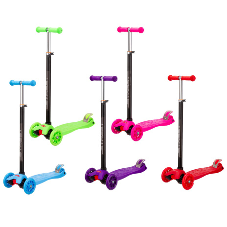 Самокат трехколесный