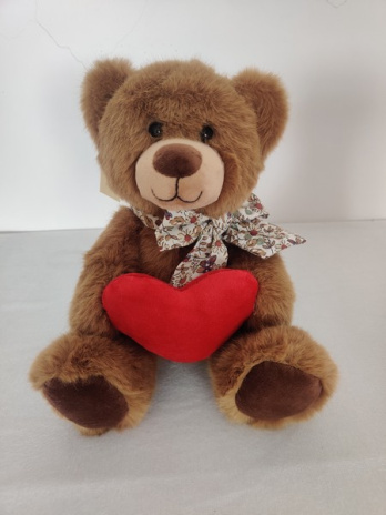 Мишка бурый с сердцем, 19 см Мишка бурый с сердцем, 19 см