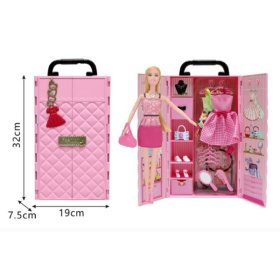 Кукла с аксессуарами