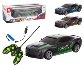 Машинка на пульте управления