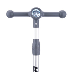 Самокат трехколесный Slider, светящиеся колёса и платформа, руль складной с фонариком Самокат трехколесный Slider, светящиеся колёса и платформа, руль складной с фонариком