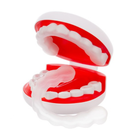 Набор Girl's club "Доктор": бормашина (бор вращается), электрическая зубная щетка, более 10 предмето