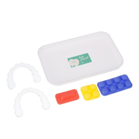 Набор Girl's club "Доктор": более 10 предметов, одонтоскоп (свет), ирригатор (вода)