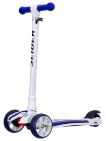 Самокат четырехколесный со светящимися колесами