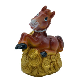 Фигурка Лошадь с деньгами 5,5х5х8 см, 7*5*8 см Фигурка Лошадь с деньгами 5,5х5х8 см, 7*5*8 см